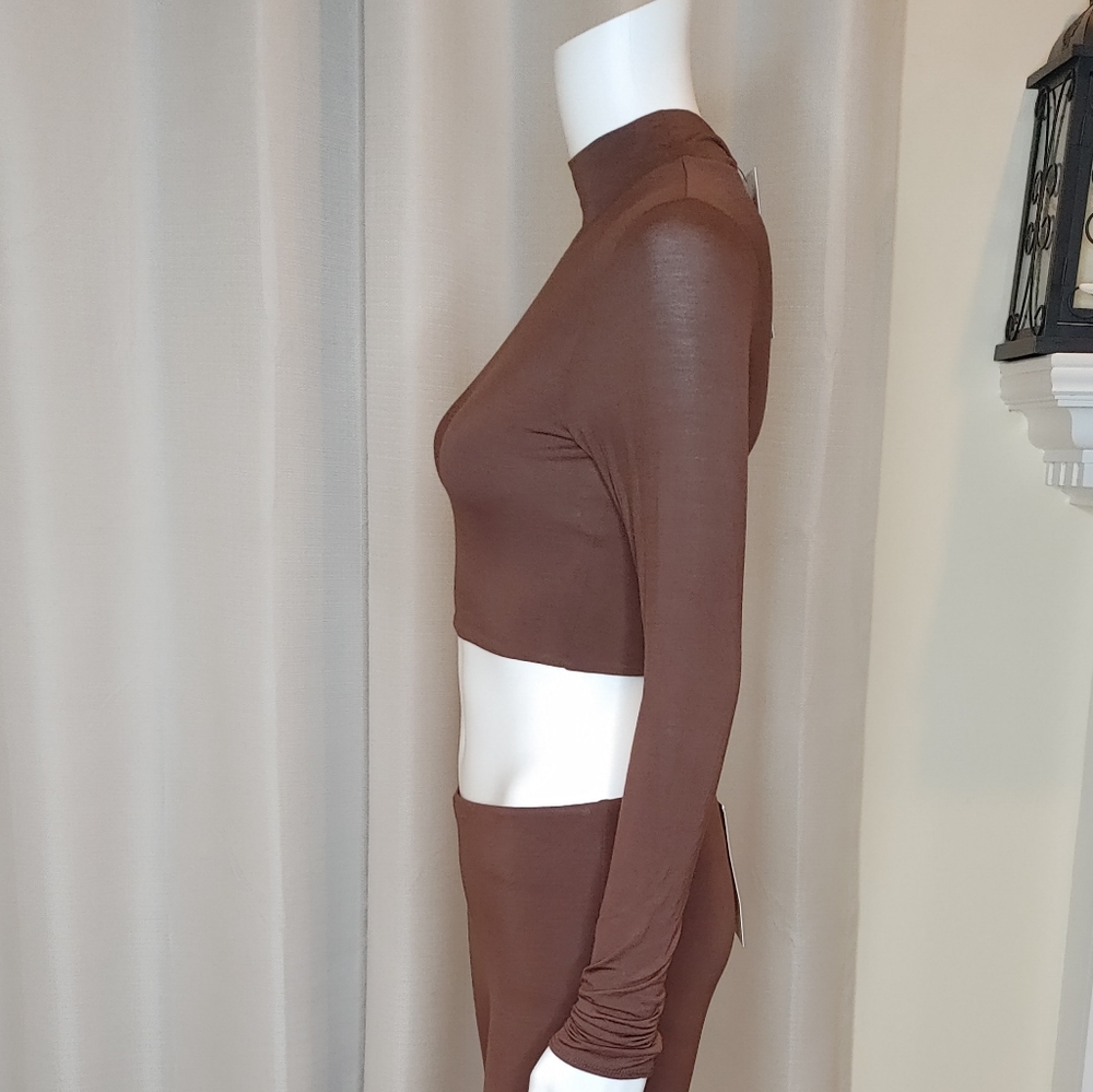 NAKED WARDROBE "DOWN MY NECK CROP TOP, CHOCOLATE L - Picture 9 of 11